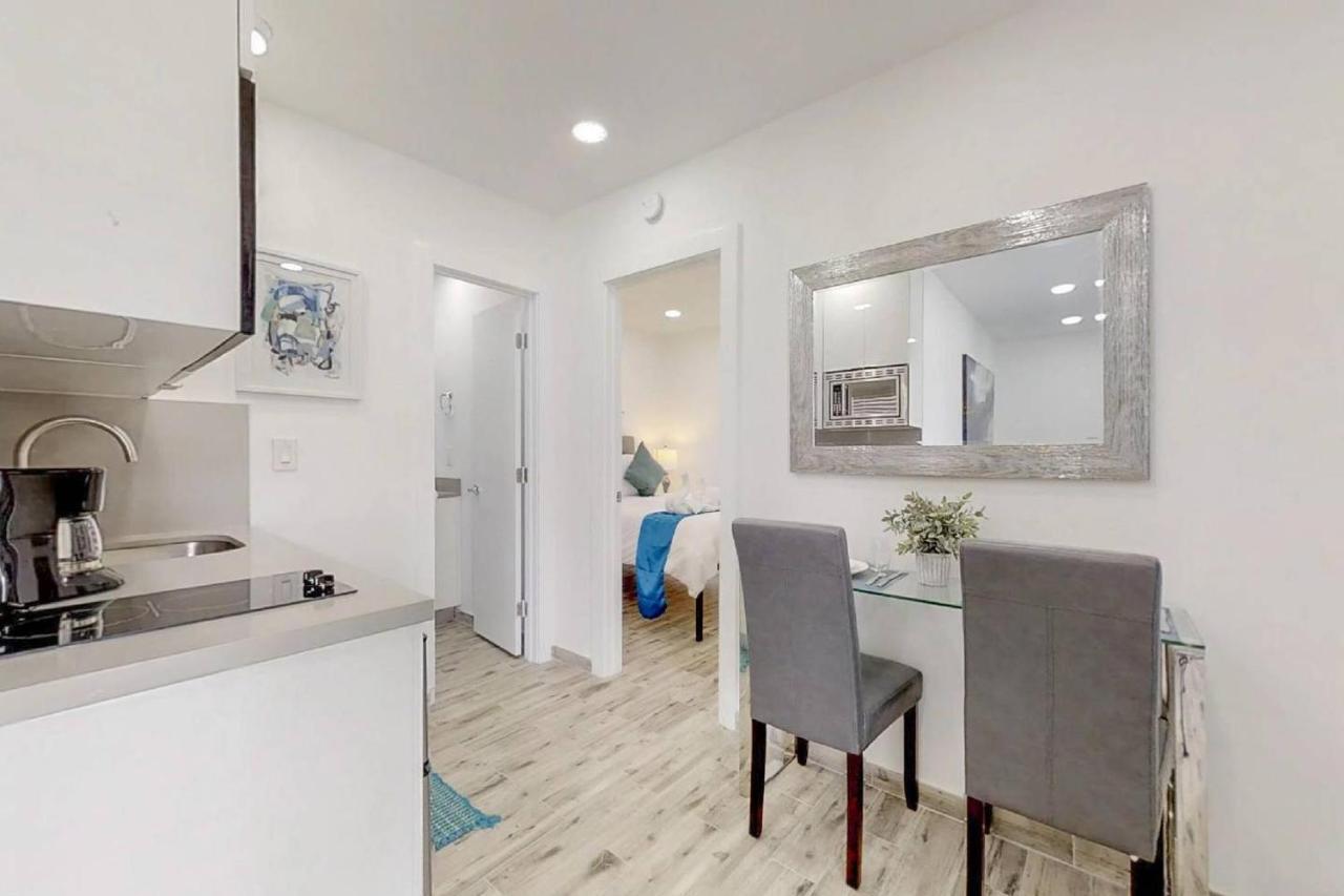 Newly Renovated 1 Bedroom Apt Designer Unit # 3 ดาเนียบีช ภายนอก รูปภาพ